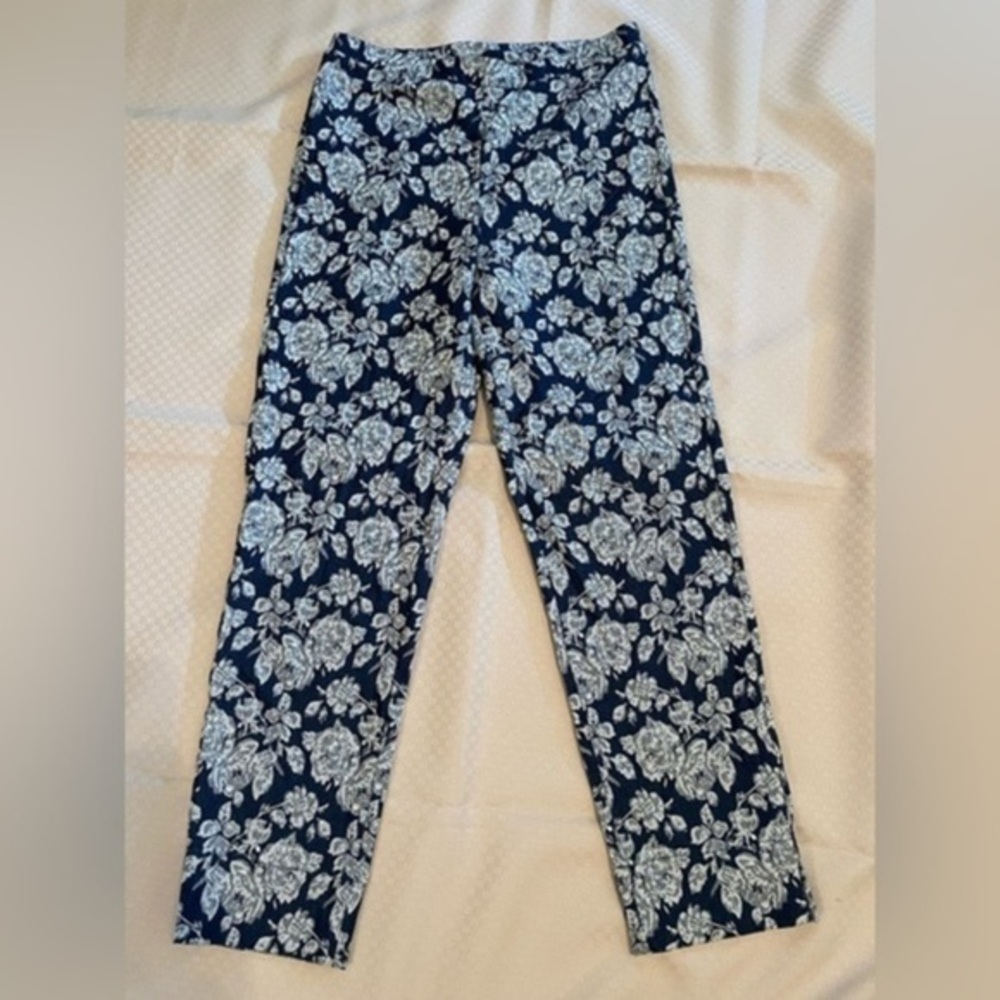 Lynn Ritchie Silver navy blue floral leggings in XS.